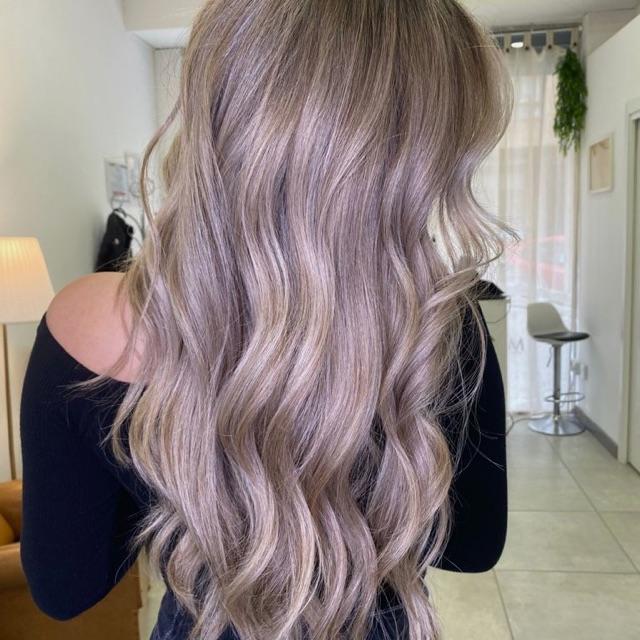 Oficial de Peluquería