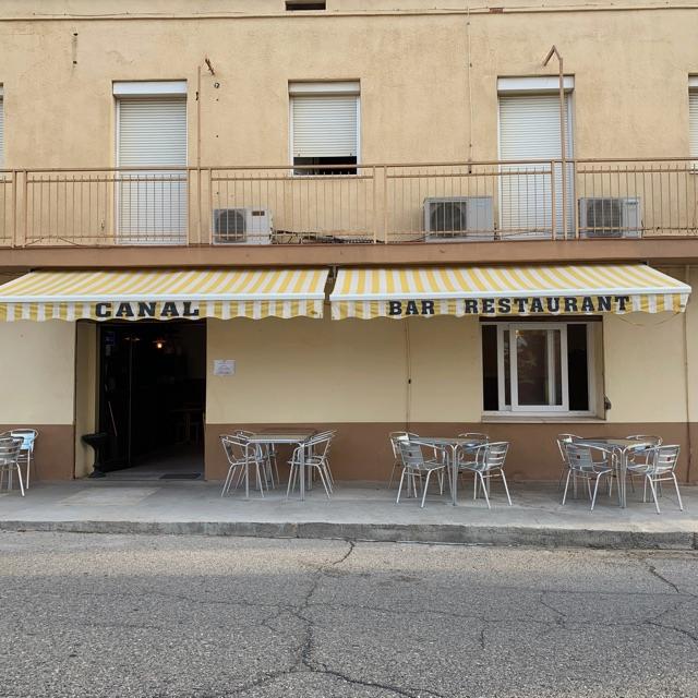 Camarero/a y Ayudante/a de Cocina