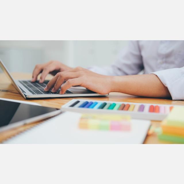 Profesor/a particular online de marketing y comunicación