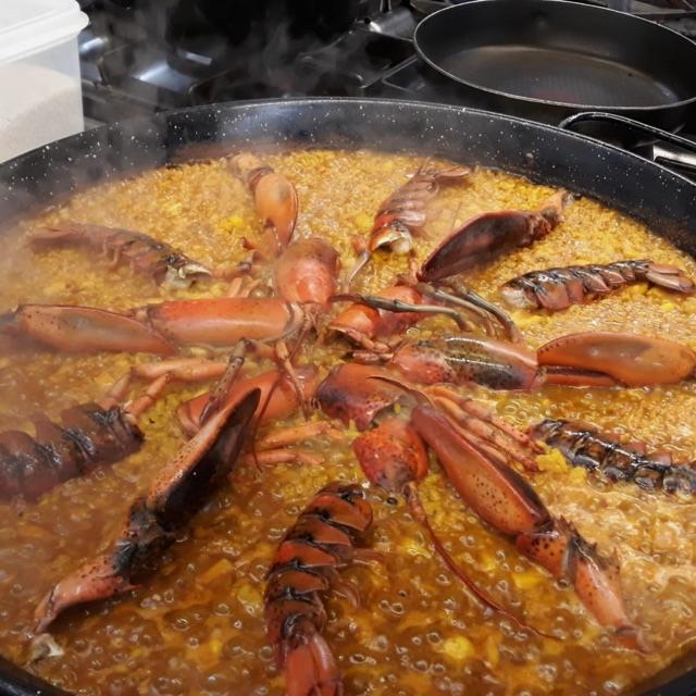 Camarero/a y Ayudante/a de Cocina