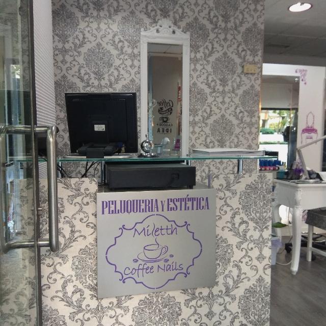 Oficial de Peluquería