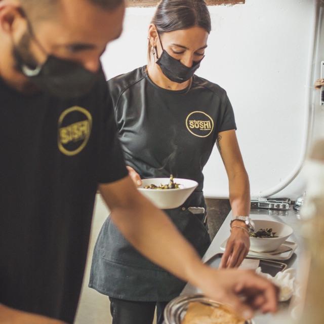 Cocinero/a y Ayudante/a de Cocina