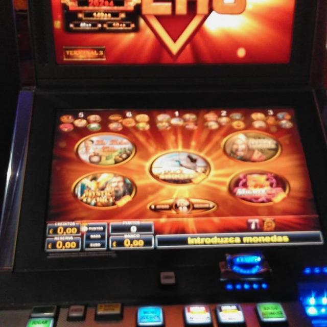 Empleado/a de salón de juegos