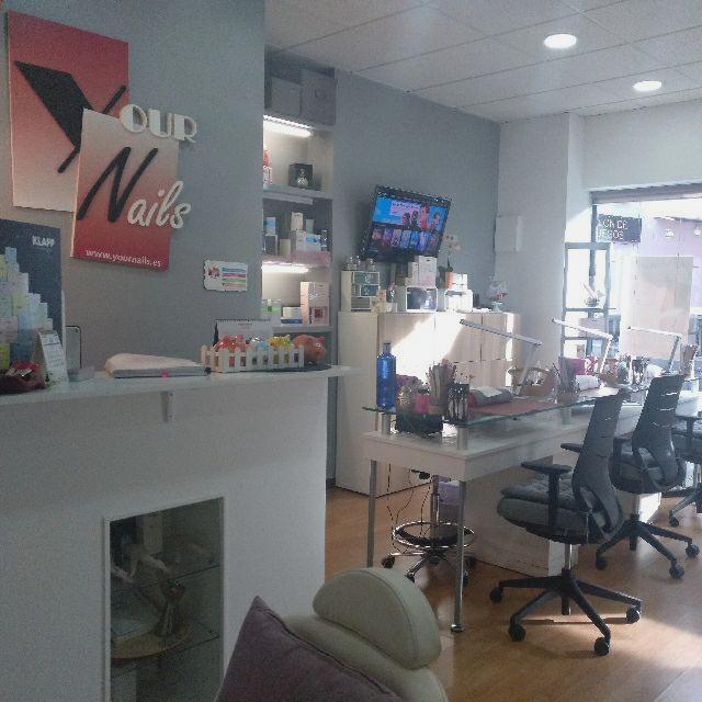 Esteticista y manicurista