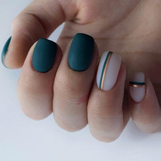 Esteticista: manicura + pedicura + pestanas