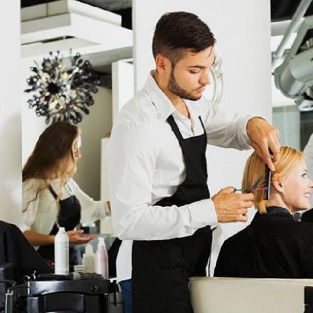 Oficial de Peluquería