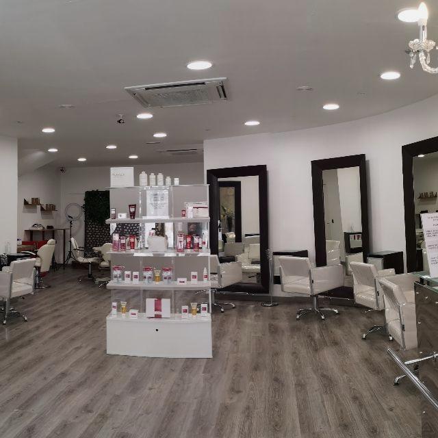 Oficial de Peluquería