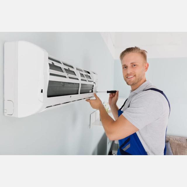 TÉCNICO INSTALACIÓN DE AIRE ACONDICIONADO