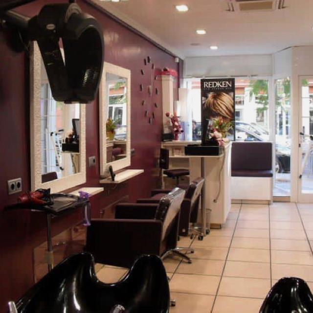 Oficial de Peluquería