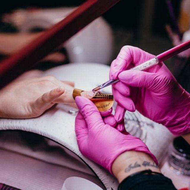 Manicurista y Pedicurista
