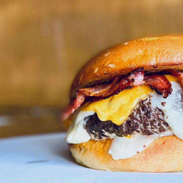 JEFE/A COCINA HAMBURGUESAS PREMIUM