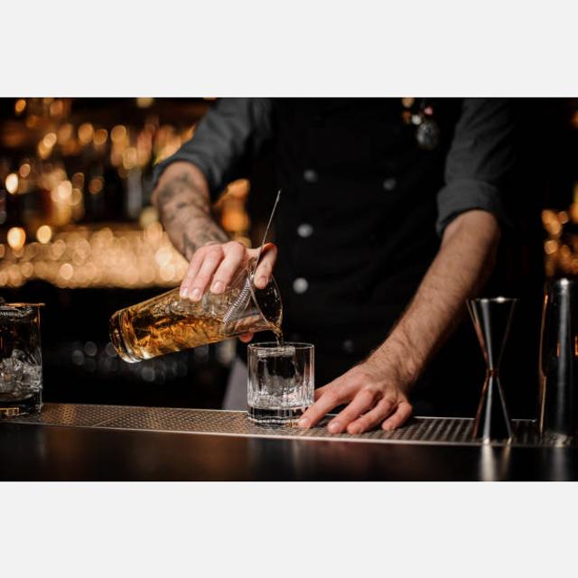 Barman / Barmaid