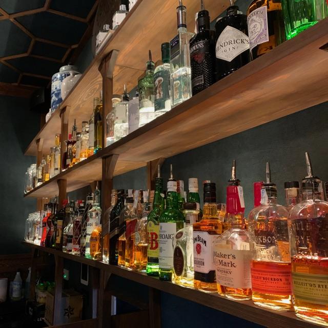 Runner/barman