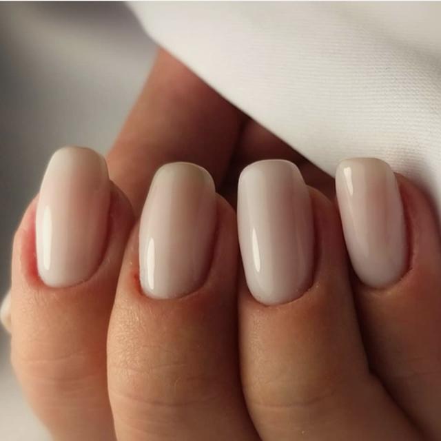 Esteticista - manicura/pedicura + pestañas