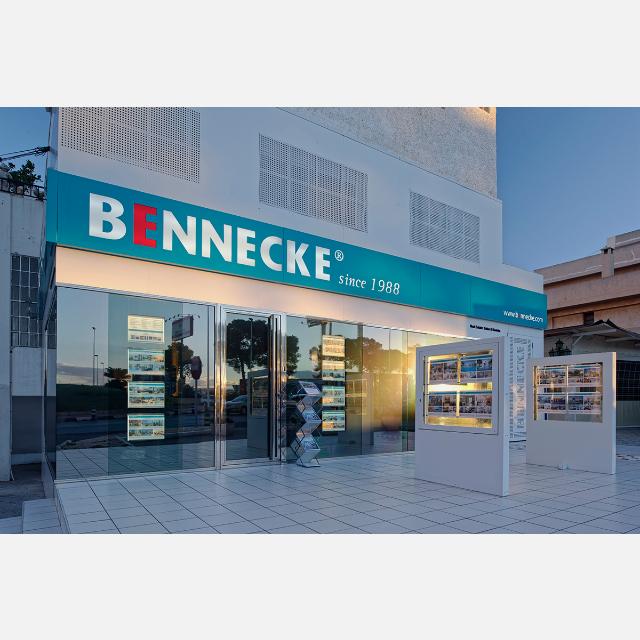 Comercial inmobiliario con francés