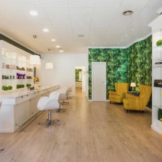 Oficial de Peluquería