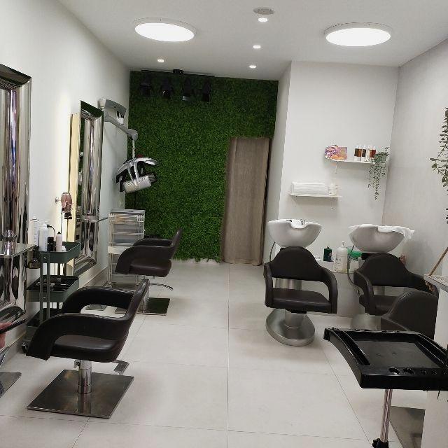 Oficial de Peluquería