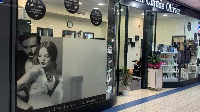 Porfecional dé peluquería o peluquero